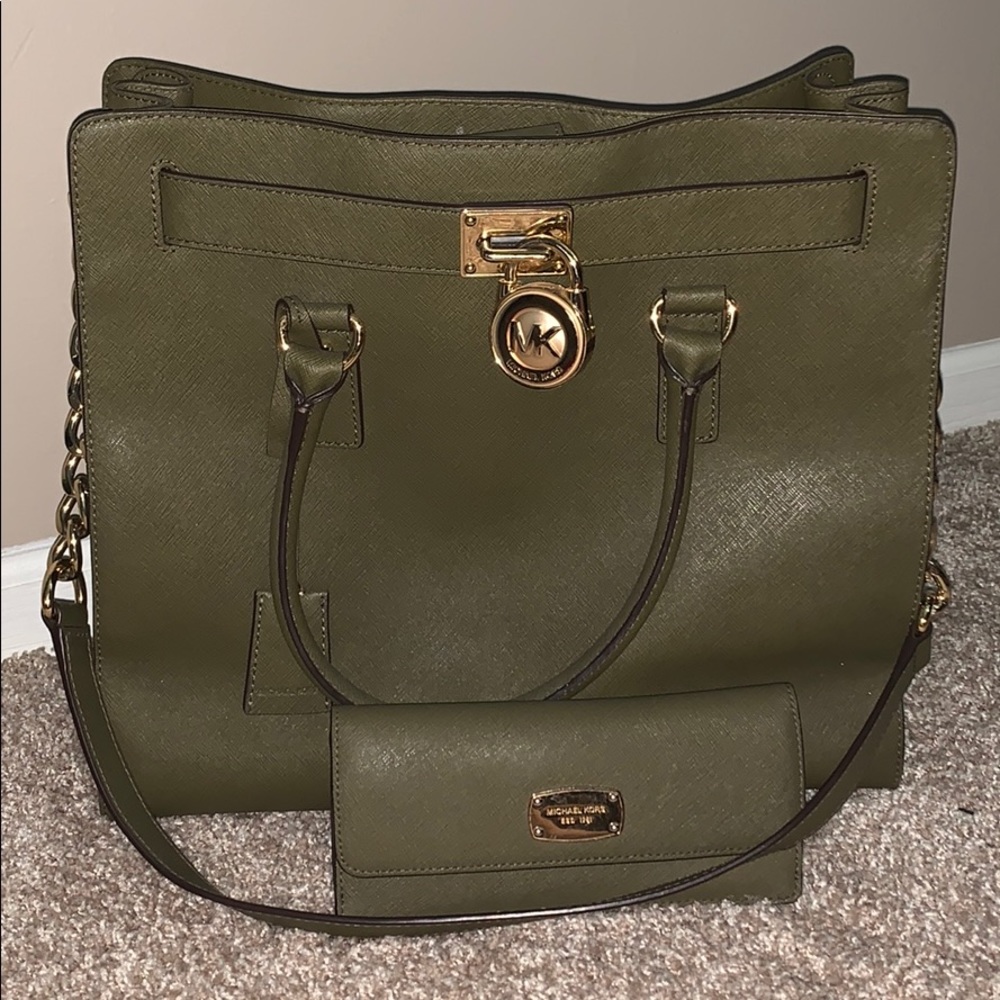 Michael Kors Hamilton Traveler bag and wallet